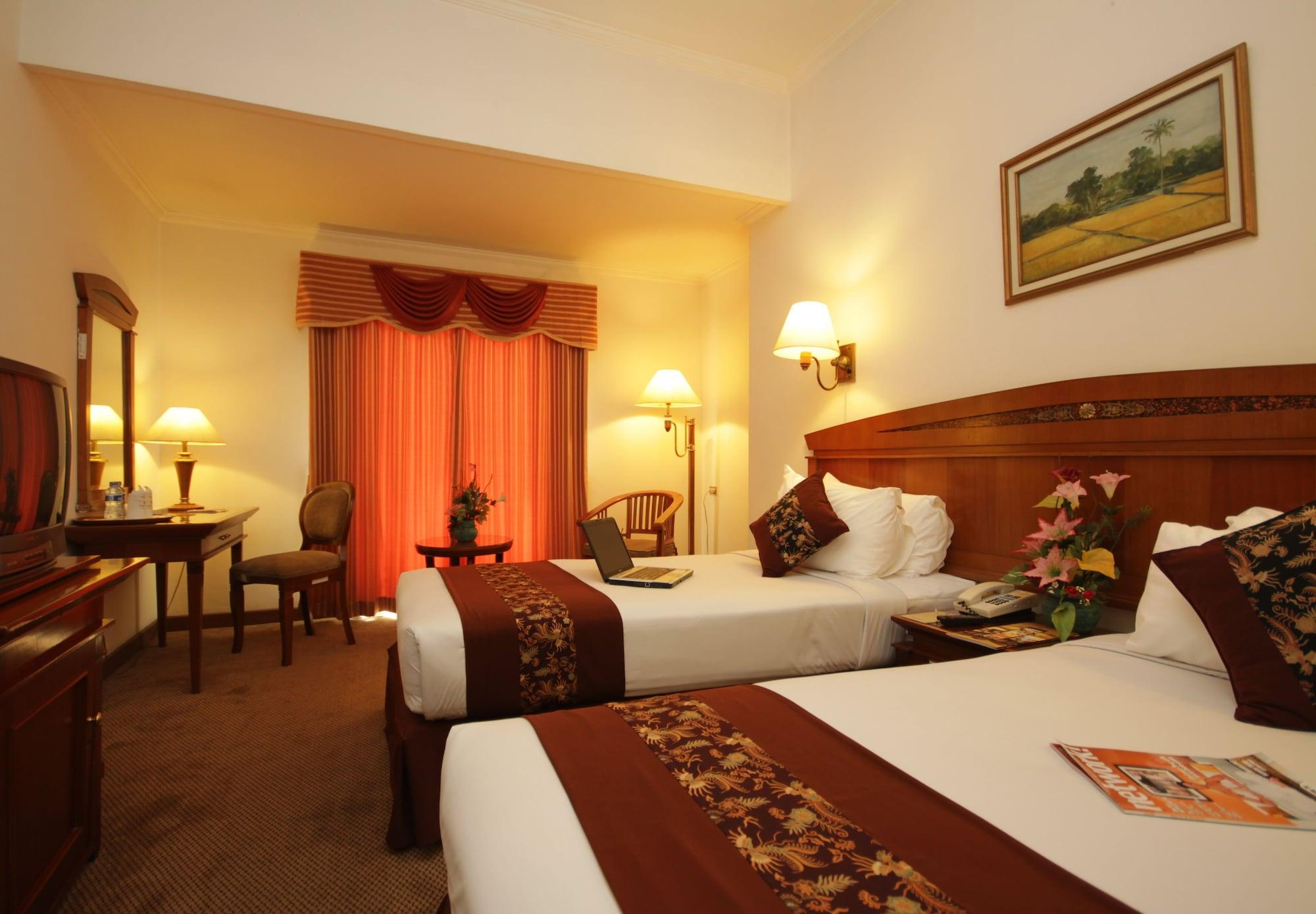 Hotel Kaisar Giacarta Esterno foto