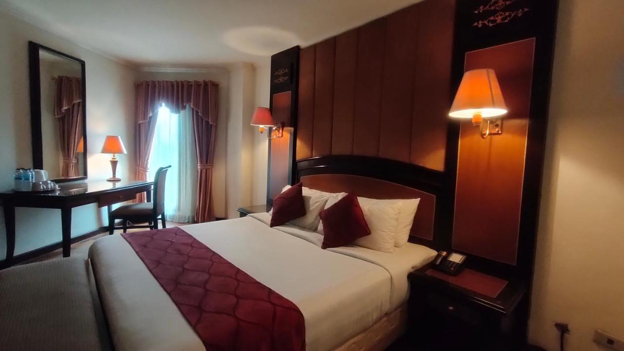 Hotel Kaisar Giacarta Esterno foto