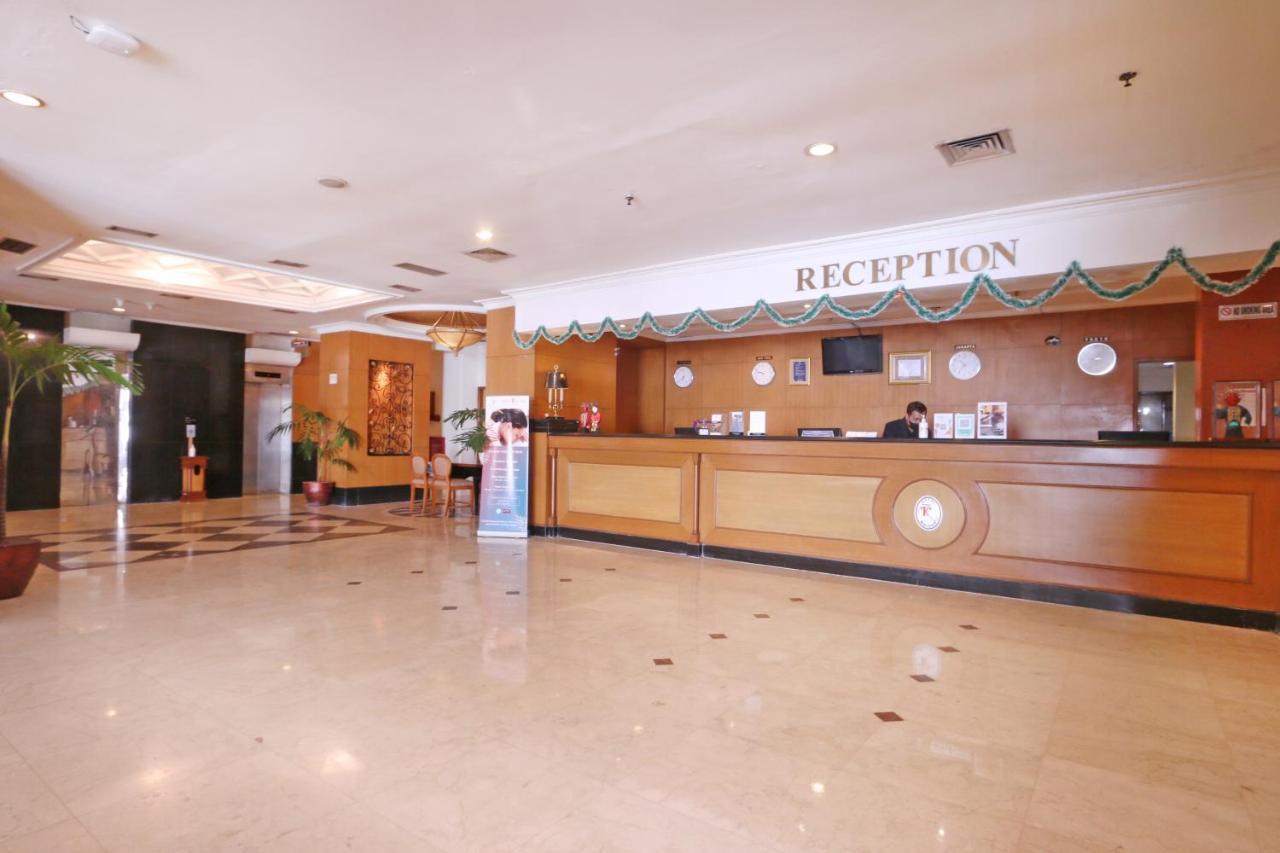 Hotel Kaisar Giacarta Esterno foto