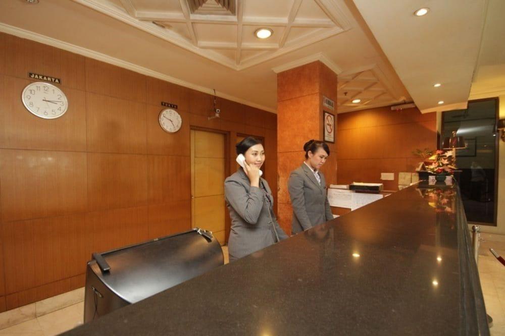 Hotel Kaisar Giacarta Esterno foto