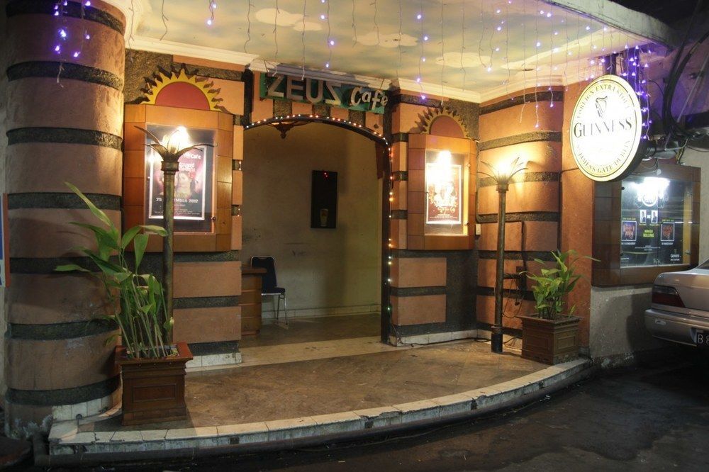 Hotel Kaisar Giacarta Esterno foto