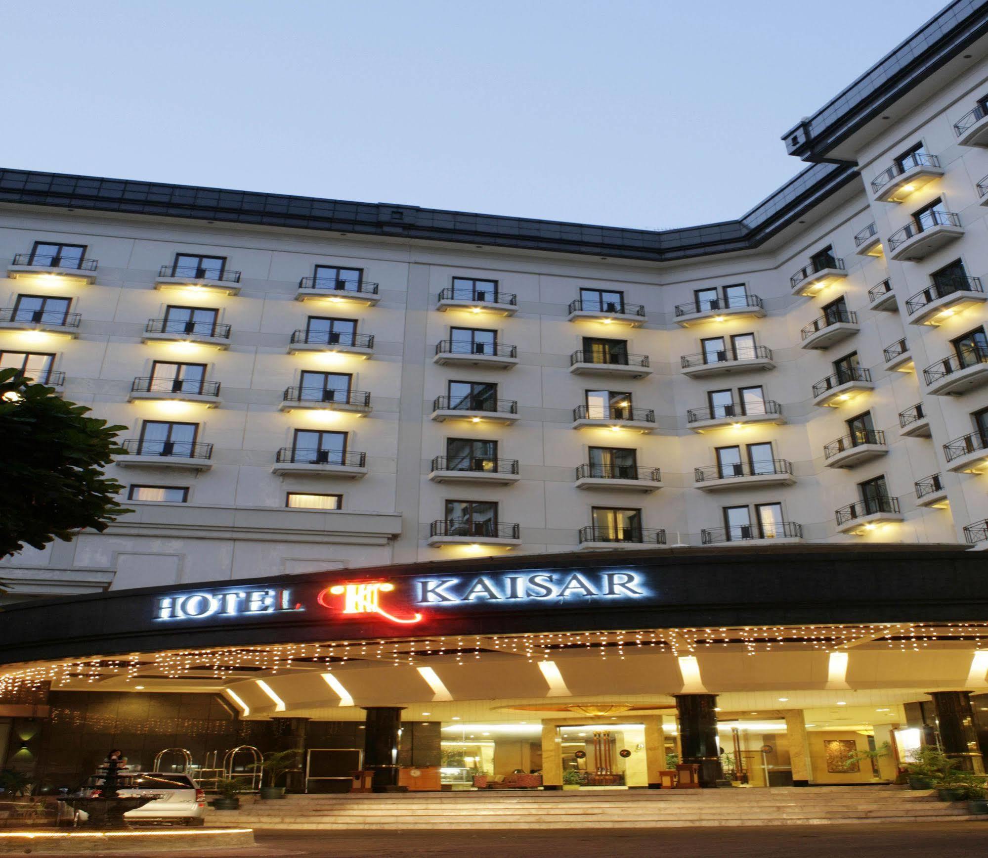 Hotel Kaisar Giacarta Esterno foto